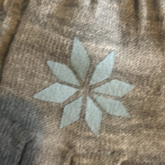 Frozen Beanie, Scarf and mittens Set - Picture 13 of 15